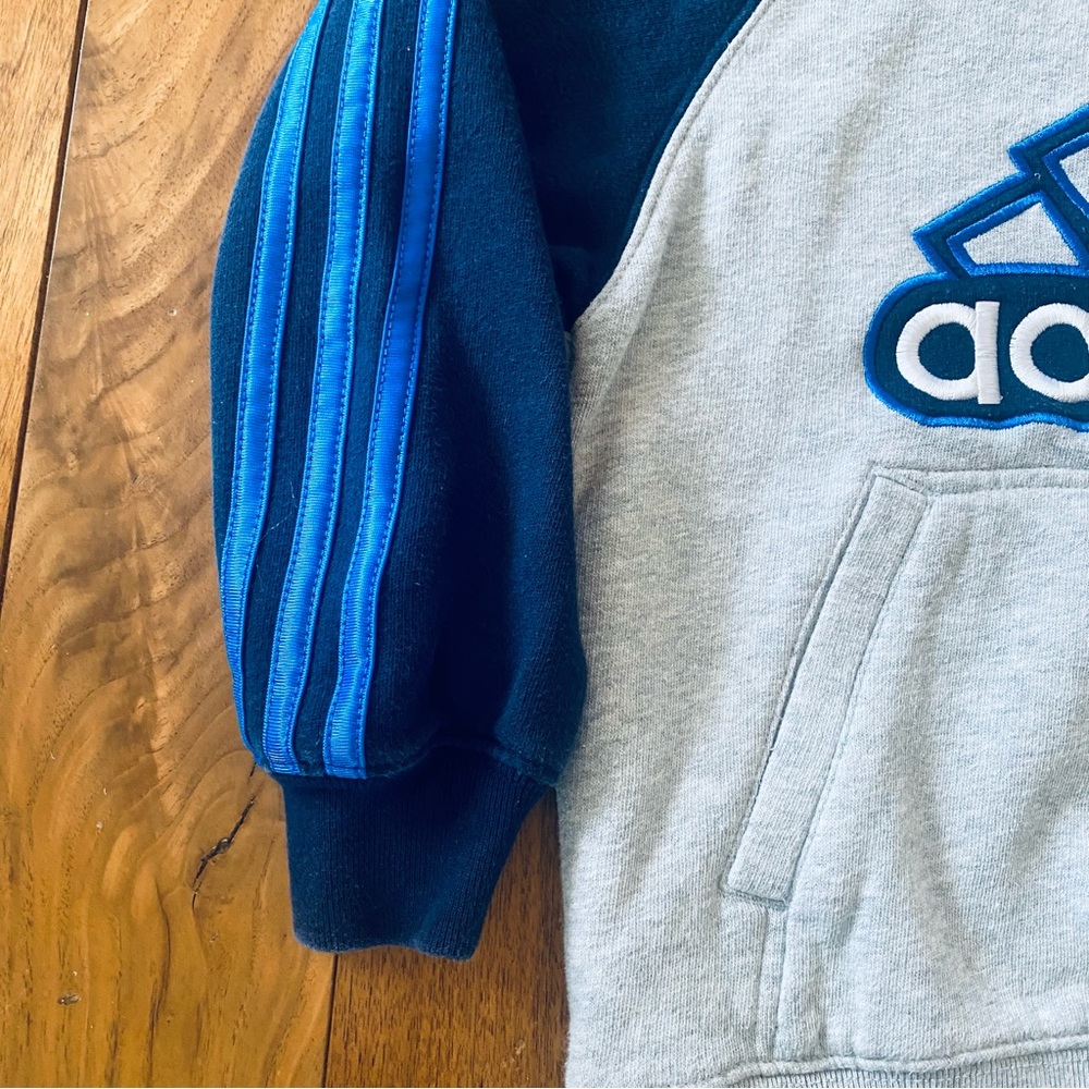 Adidas Boys Hoodie Sweatshirt Size 5 Pullover Athletic Casual Gray Black - Picture 8 of 9